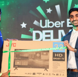 Uber Eats celebrates couriers’ with awards worth LKR 8 billion