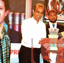 Geethani Hettiarachchi honoured as the Best Woman Entrepreneur at Southern Province Entrepreneur Awards