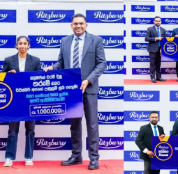 Ritzbury awards Rs. one million each to Olympic qualifying Mawbimata Weerayek athletes, Tharushi, Dilhani and Aruna for determined efforts