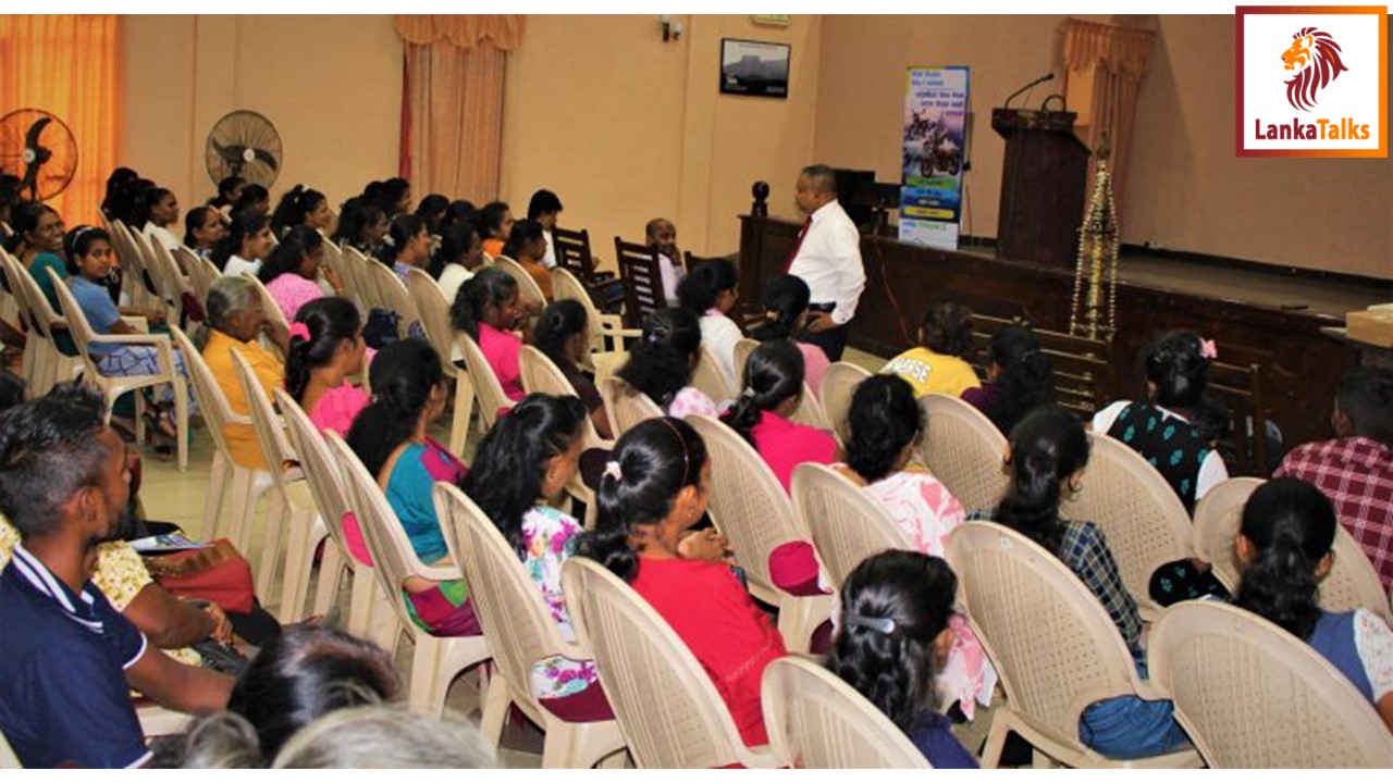 HNB FINANCE uplifts over 300 entrepreneurs in Kurunegala, Kegalle