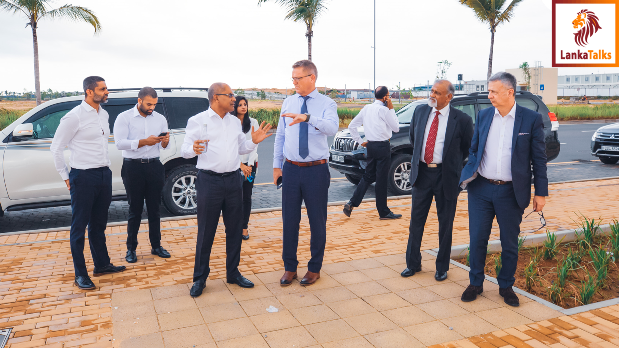 Vice chancellor of flinders university visits port city Colombo