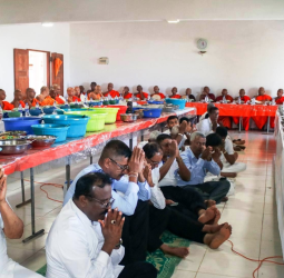 Charity work conducted by Dr. P. A. Kirivandeniya and the staff of Sanasa Holdings at Ran Dupatha Raja Maha Viharaya