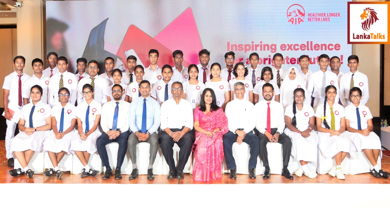 Professor Ajith De Alwis Encourages AIA Higher Education Scholarship Winners to Reach for Excellence