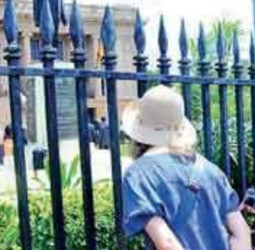 Tourist arrivals cross 100,000 mark in first 17 days of November