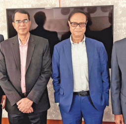 ComBank Chairman, MD meet CB Governors of Bangladesh and Maldives in Washington