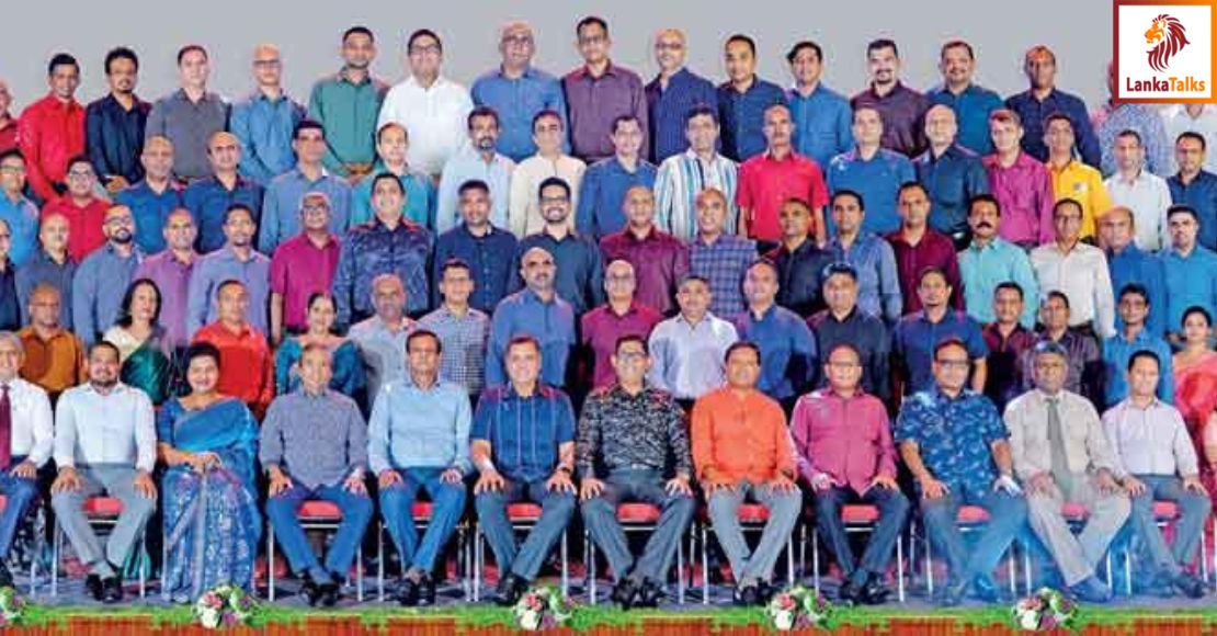 HNB felicitates employees who completed 25 years of service