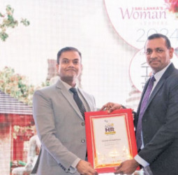Siyapatha Finance CHRO honoured with ‘Top Most HR Leaders – Sri Lanka’