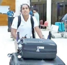 Lankan Women Cricketers return home
