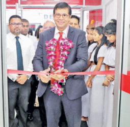 Seylan Bank enhances financial services in Pettah