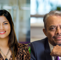 Softlogic Life flies Santa onto Galle Face Green