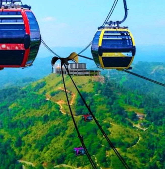 The first ever cable car service being established in Ambuluwawa linking the mountain with the Gompola town